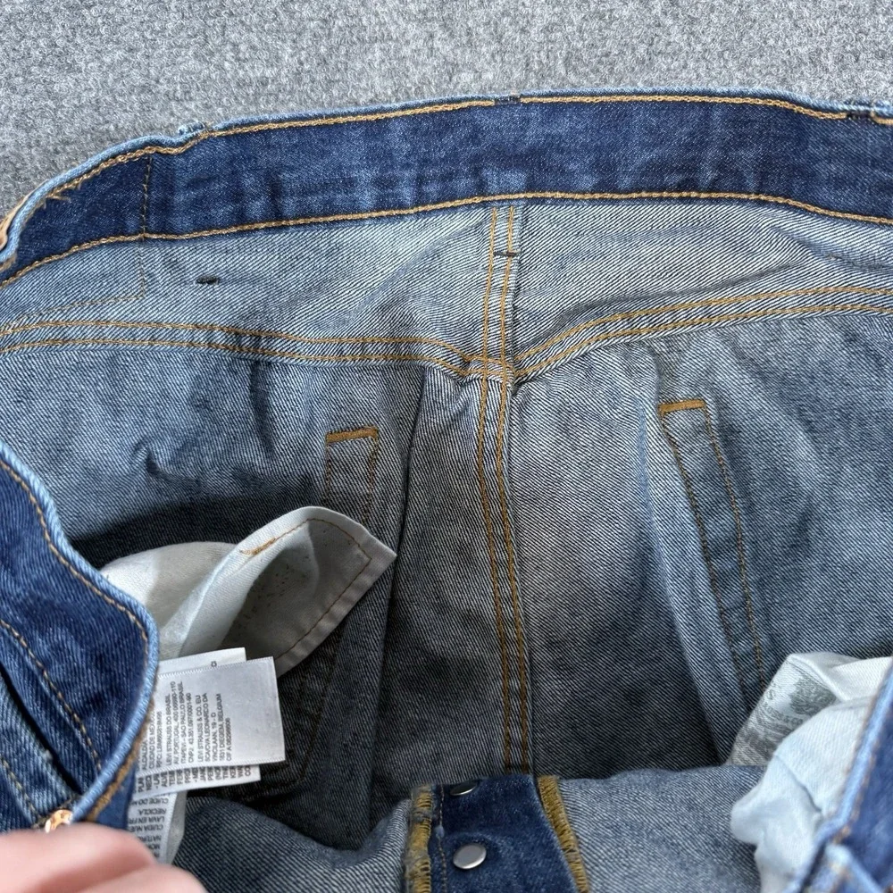 Levis 501 Jeans Mens 38x32 Blue Denim Straight Button Fly Medium Wash‎